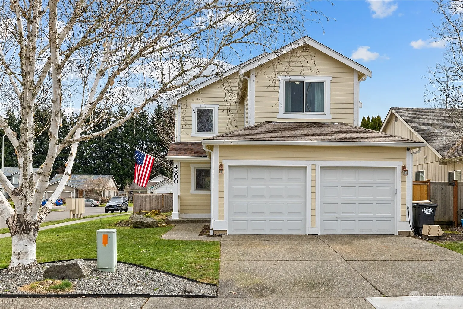 4300 Ingleside Drive SE photo 1