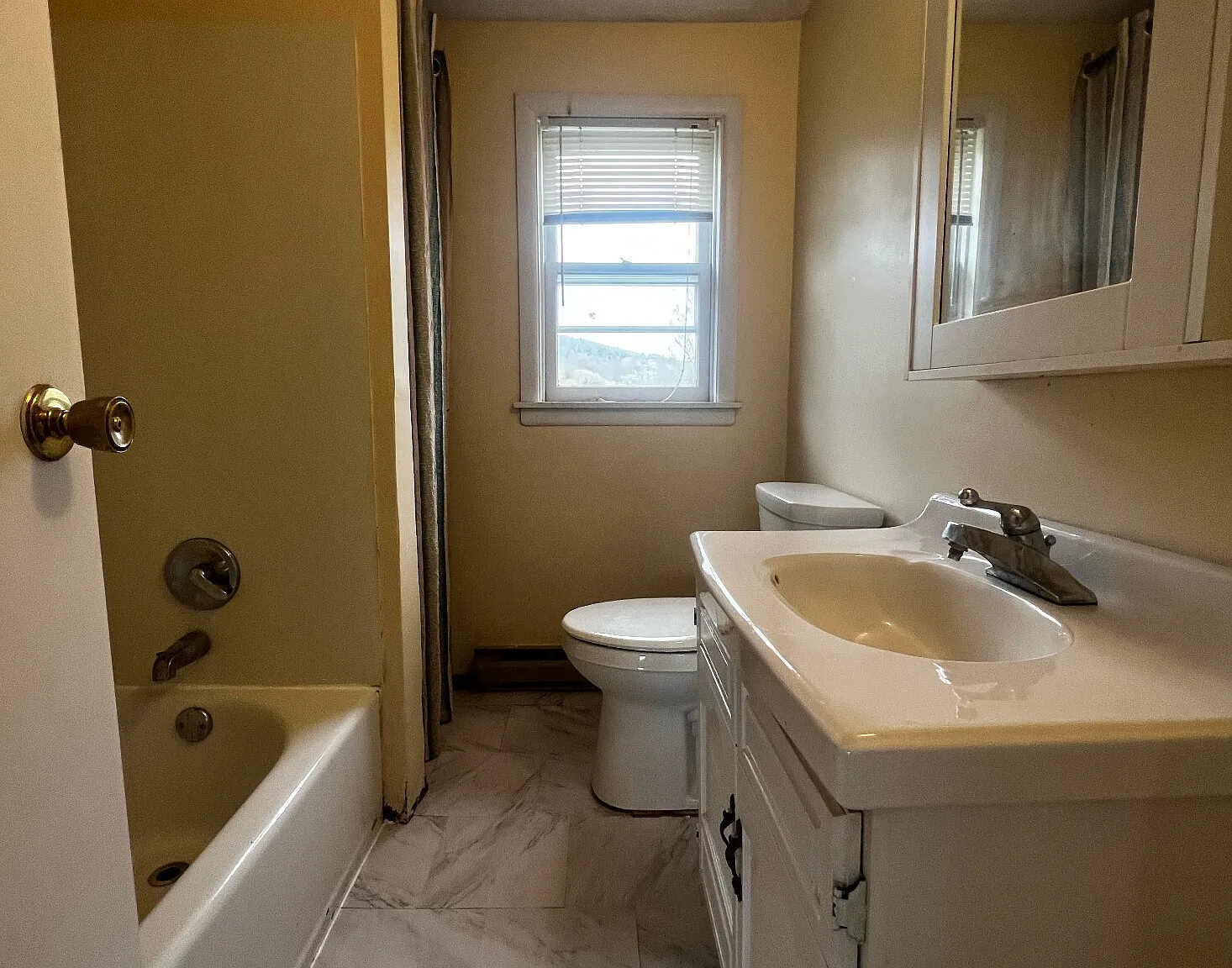 2 bed, 1000 sqft, $1,500 — Photo 4