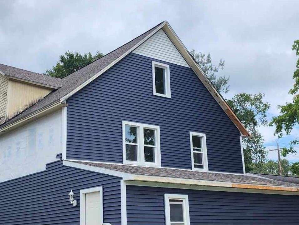 1st image of 411 E Grand River Ave