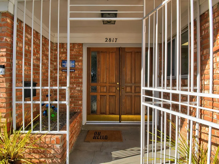 2817 Alcazar St NE — Photo 35