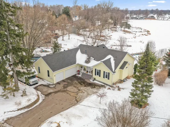 30190 Terryll St, Lindstrom, MN 55045