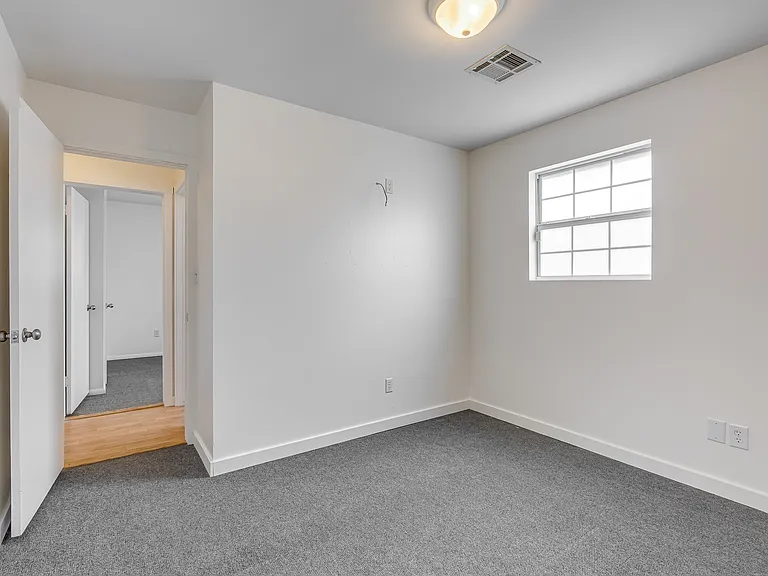 106 N Norman Ave — Photo 3