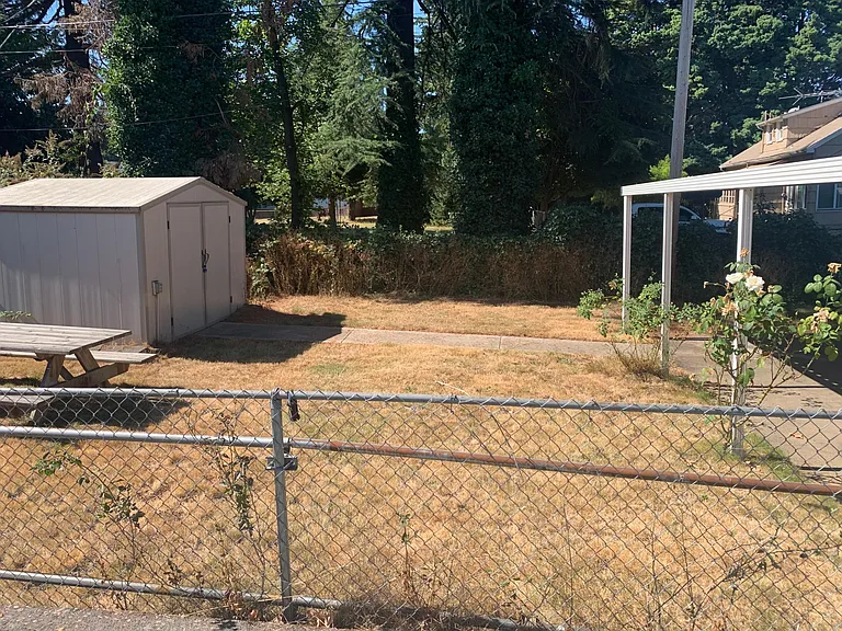 10050 NE Wygant St — Photo 25