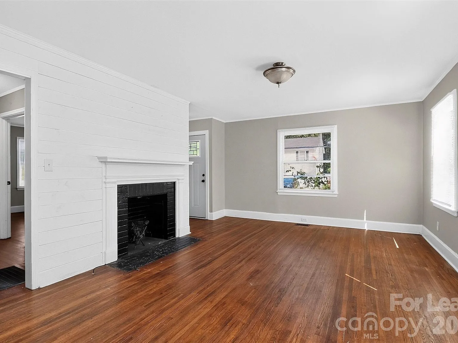 3 bed, 2.0 bath, 1232 sqft, $1,525 — Photo 3