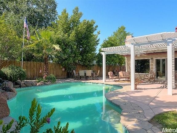 3rd image of 4647 Luxford Ct