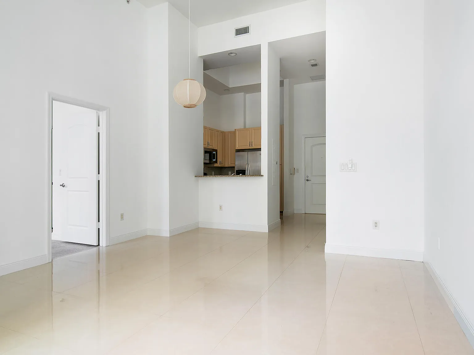 1 bed, 1.5 bath, 895 sqft, $4,000 — Photo 4