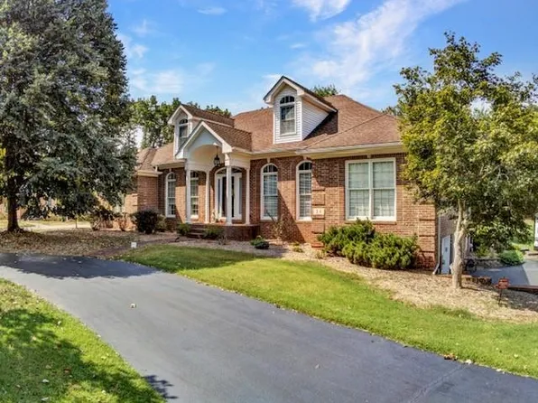 24 Deer Valley Ct, Bowling Green, KY 42103