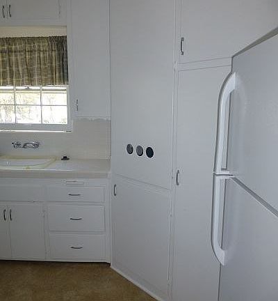 5th image of 734 D Ave