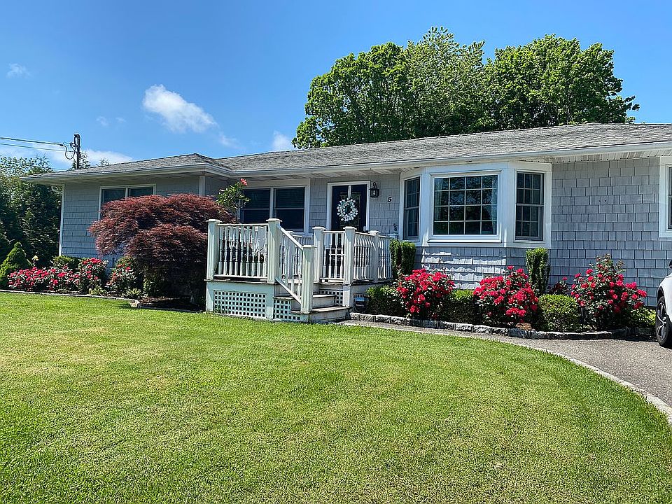 1st image of 5 Newpoint Ln