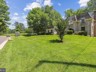 7600 Charleston Dr, Bethesda, MD, 20817