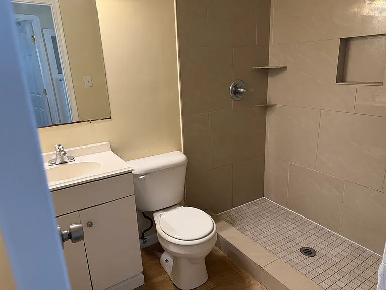 664 S Wheatland Ave #1 — Photo 4