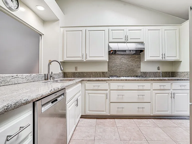 6359 Via Cabrera — Photo 12