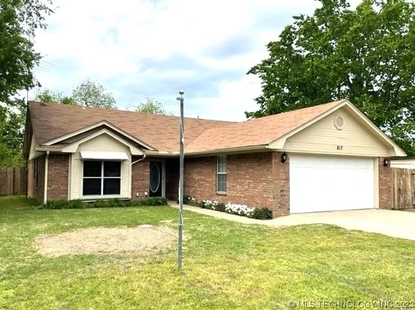 817 N 11th Ave, Durant, OK 74701