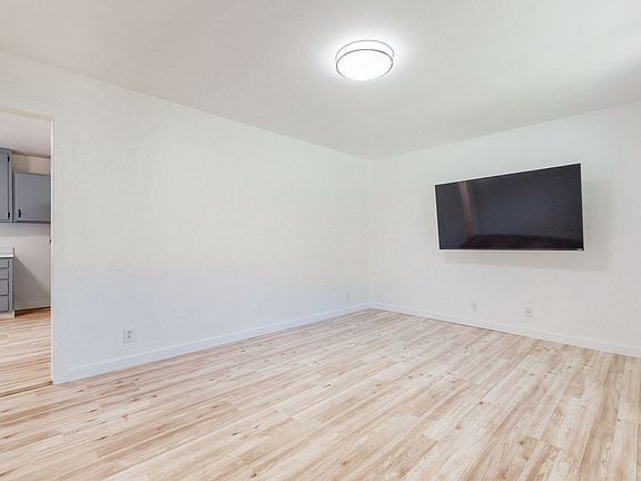3rd image of 7208 Timberlane Dr