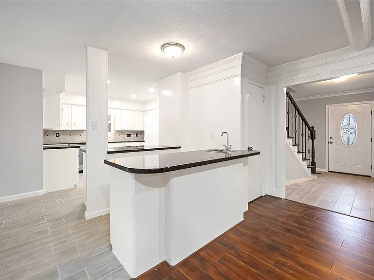 3823 Fernglade Dr — Photo 7
