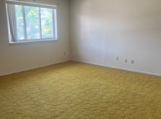 613 Hawthorne St APT 202, Vandergrift, PA 15690