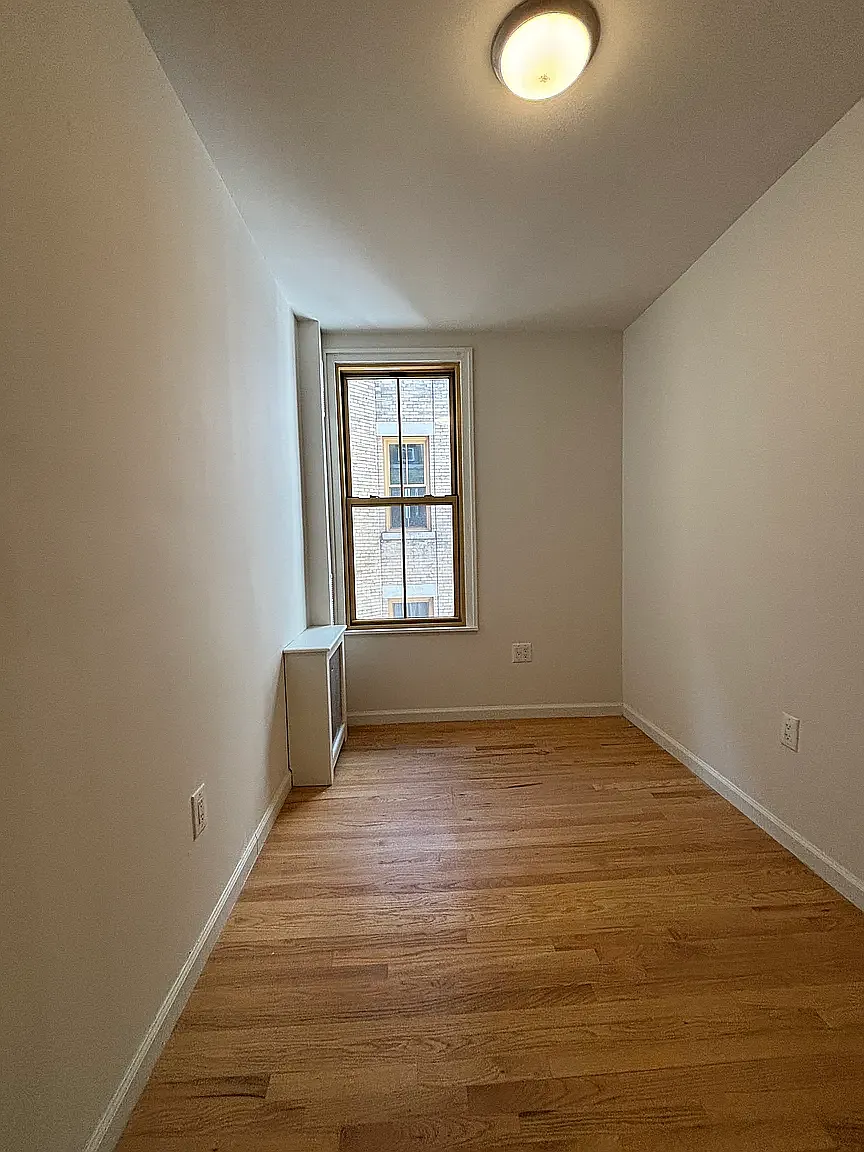 423 East 64th Street — Photo 4