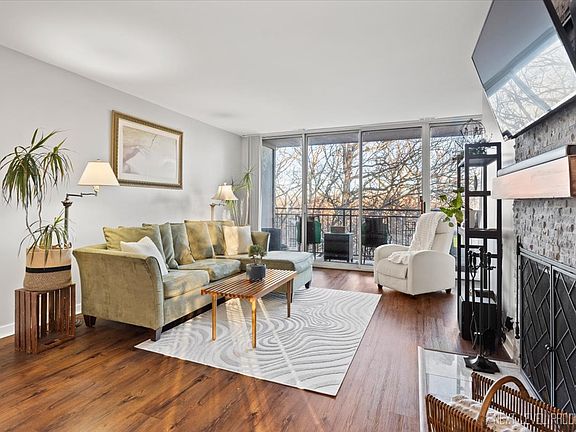 5th image of 5820 Oakwood Dr Unit 3M