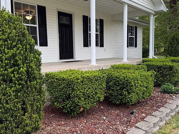 4th image of 210 Raines Ave