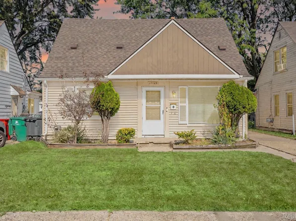 17725 Lincoln Ave, Eastpointe, MI 48021