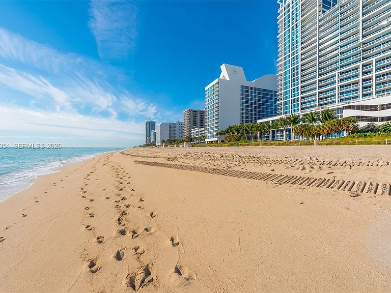6801 Collins Ave #806 — Photo 10