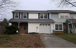 105 Stratton Ln, Mount Laurel, NJ 08054