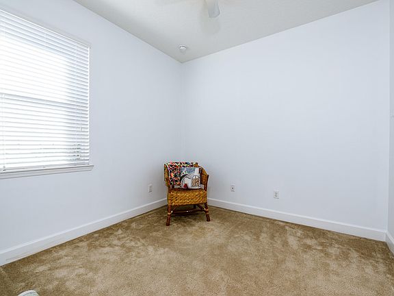 5th image of 117 Grande Berwick Ct