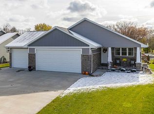 2693 Cavalry Ln, Neenah, WI 54956