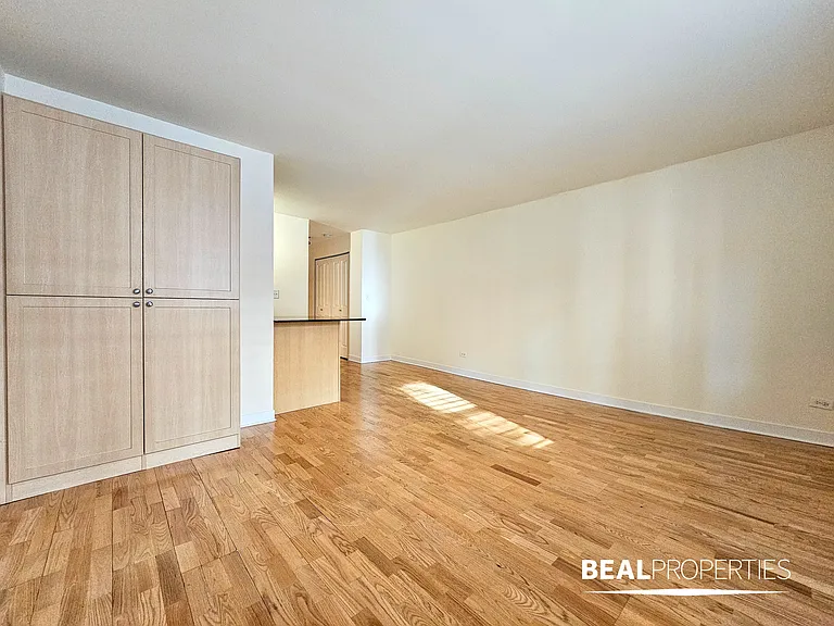 625 W Wrightwood — Photo 14