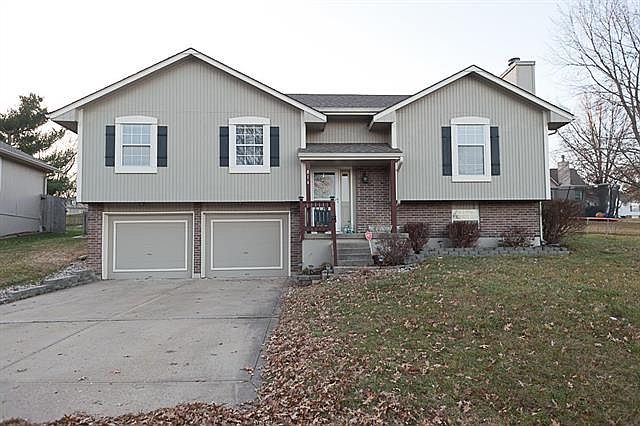 1st image of 814 SW Foxtail Dr