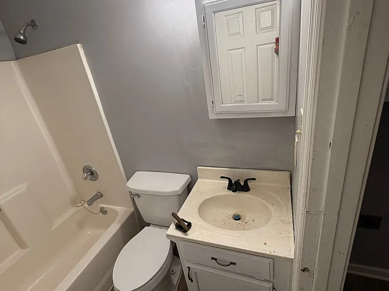 330 Main St #11 — Photo 8