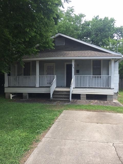 2nd image of 928 Violet St