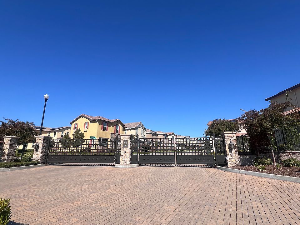 1st image of 117 Huddlestone Cir