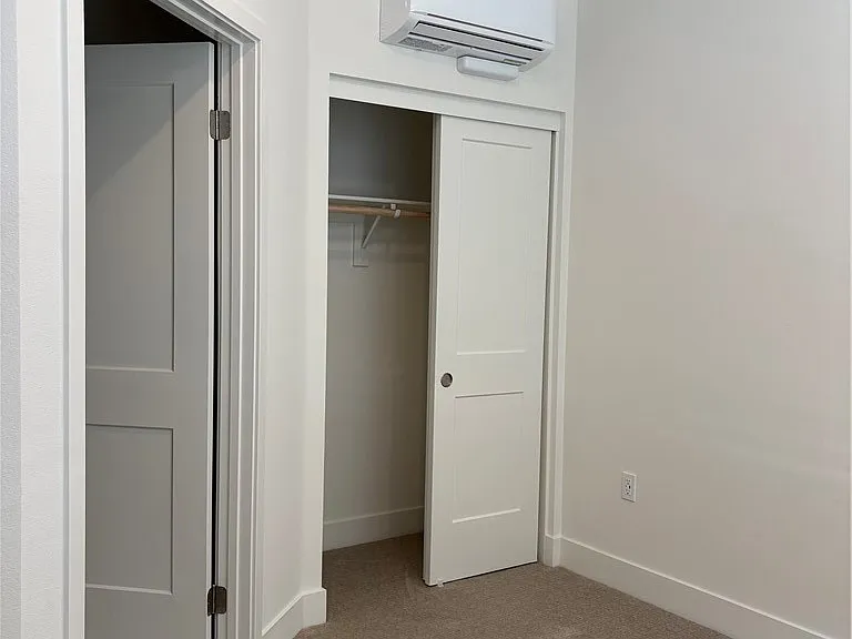 7268 Ellington Dr — Photo 26