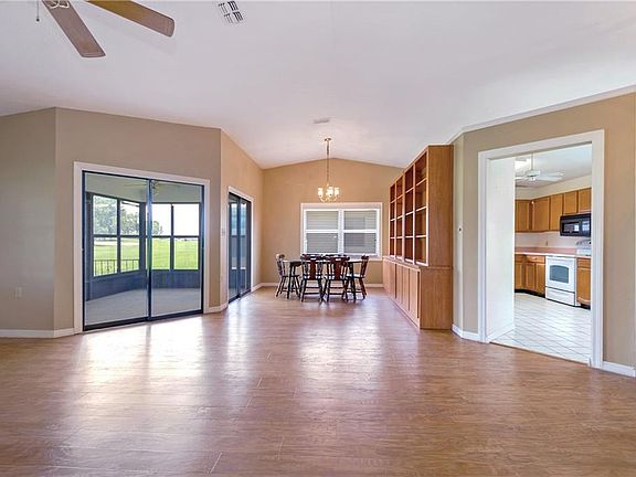 3rd image of 6208 Crane Dr