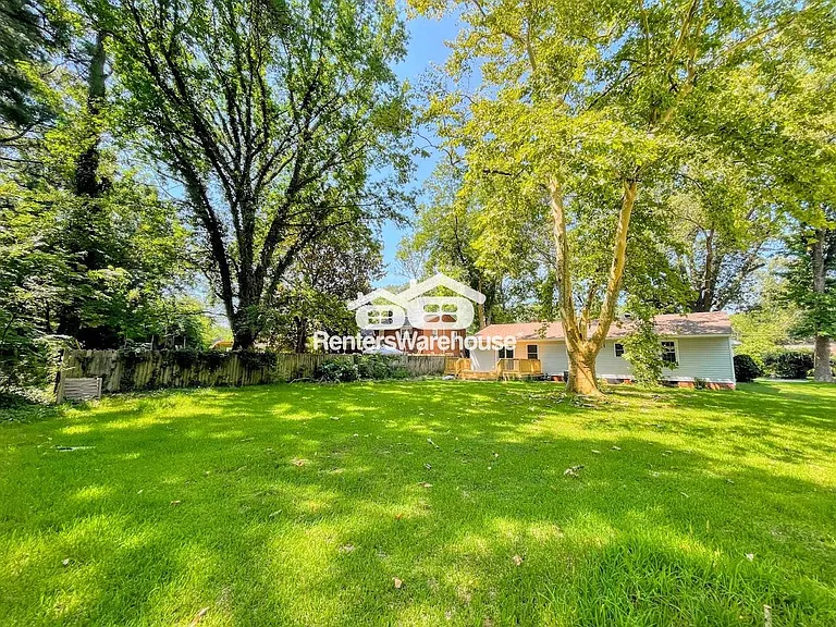 5 Paddock Dr — Photo 1