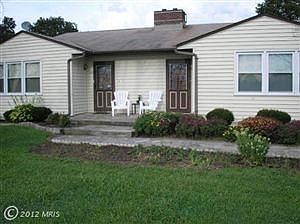 2nd image of 3633 Hernwood Rd