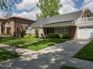 163-07 Cryders Ln, Flushing, NY 11357