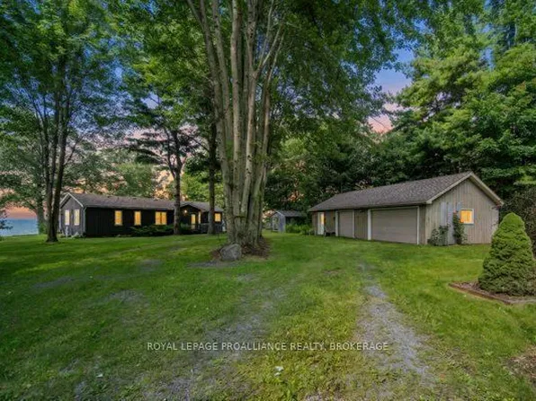 89 Pleasure Point Ln, Frontenac Islands, ON K0H 2Y0