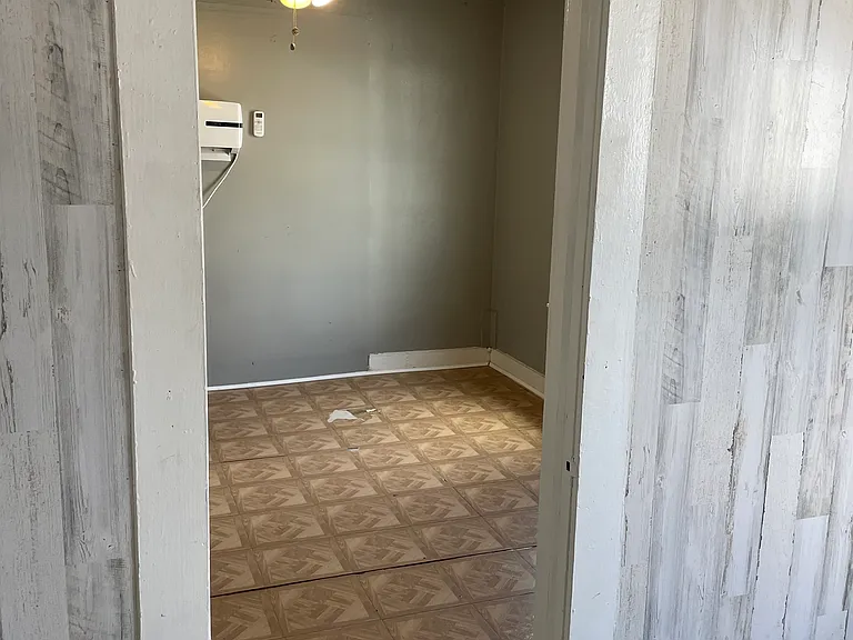 7436 Navigation Blvd #1 — Photo 10
