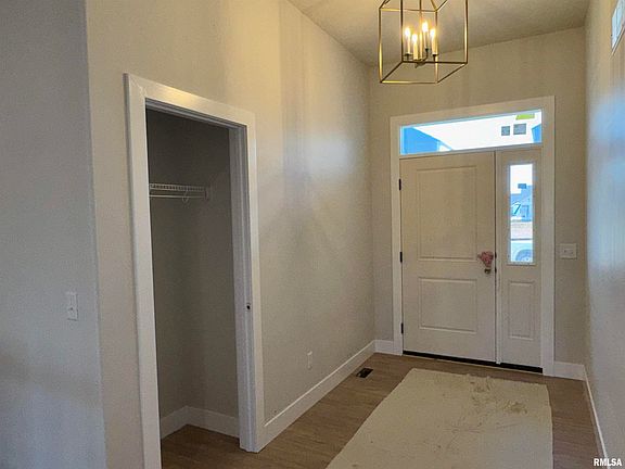 4th image of 1701 Ambleside Dr