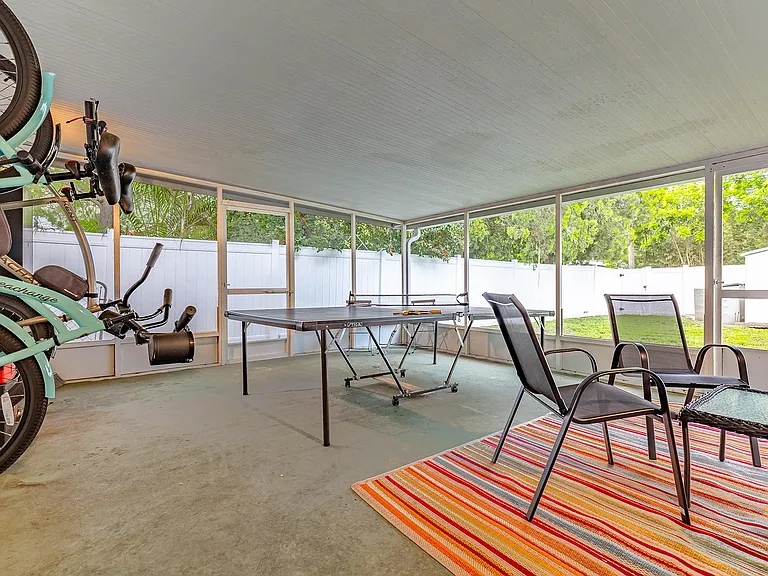 5651 Kelly Dr N — Photo 25