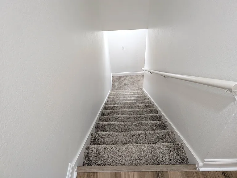 705 N Himes Ave — Photo 29