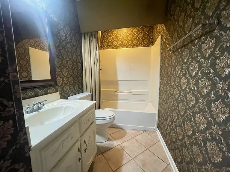 5884 Alexandria Ln — Photo 7