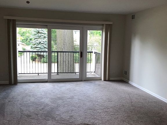 3rd image of 207 W Park Ave APT 202