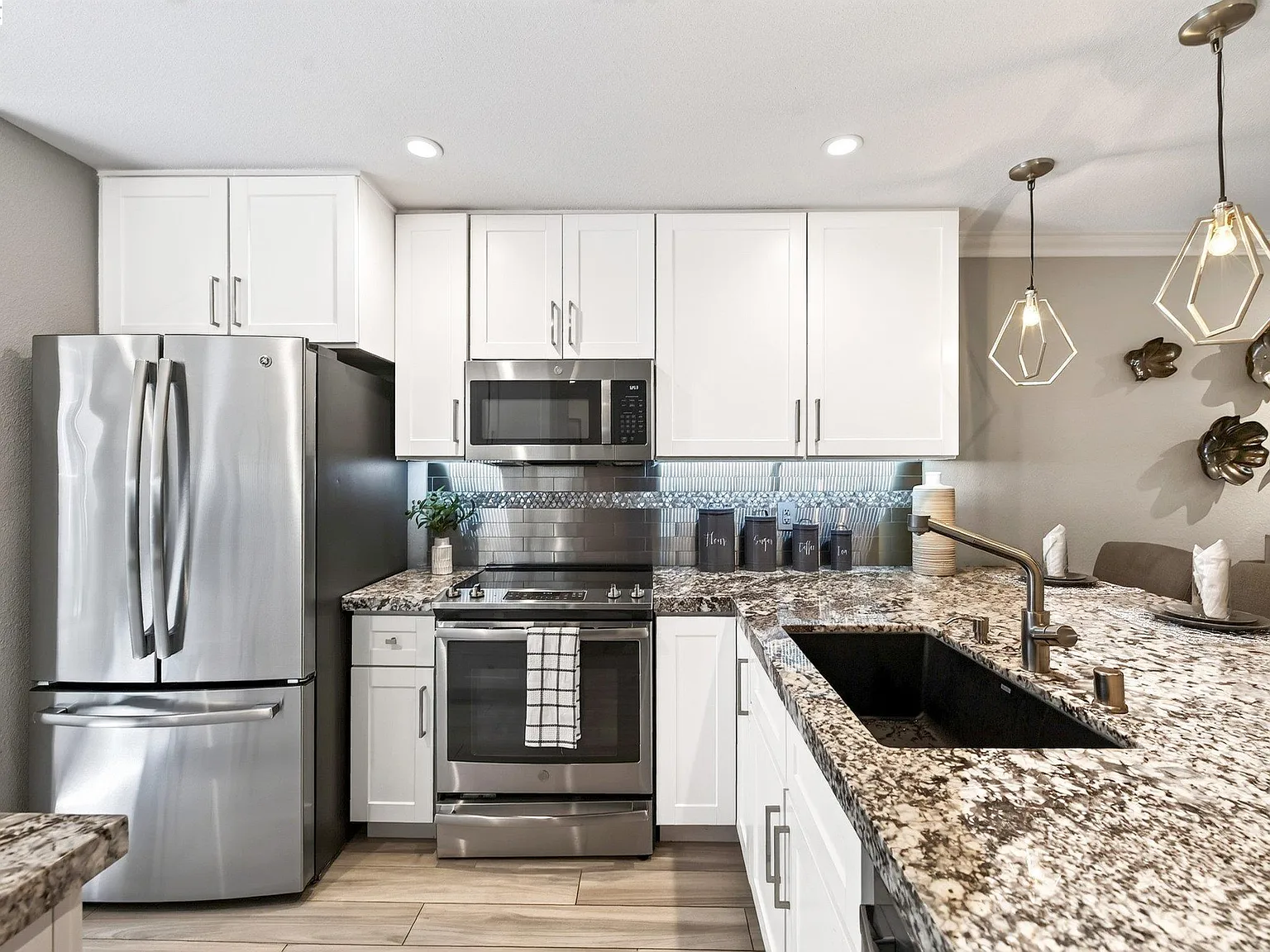 2 bed, 1190 sqft, $3,200 — Photo 2