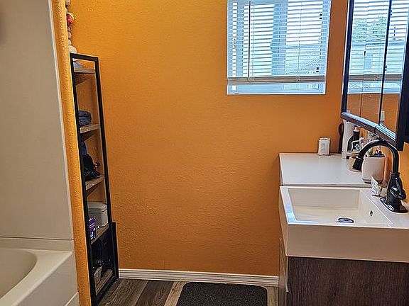 5th image of 2403 Riddle Rd Unit 17