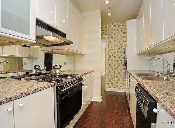 4th image of 414 W Wisconsin St