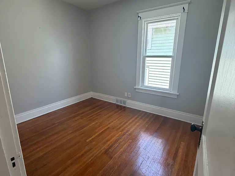 15 Traymore St — Photo 11