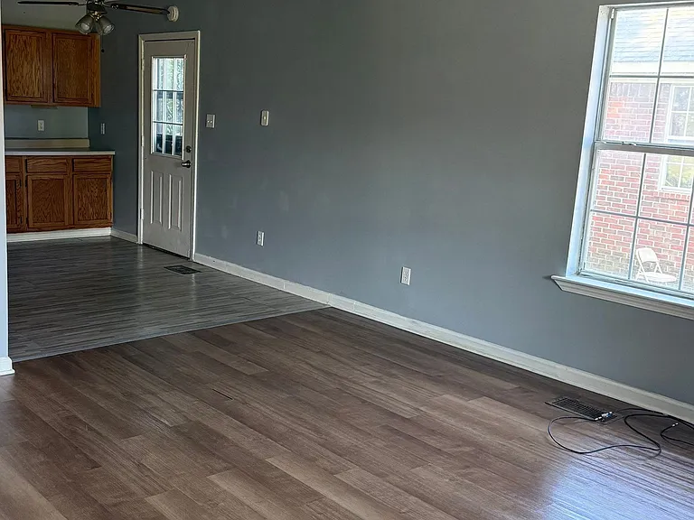 318 Hill Ave — Photo 2